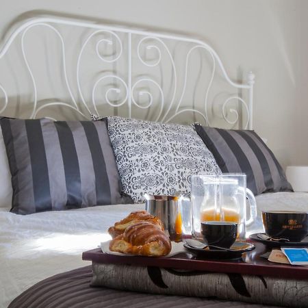 Un Attimo A Roma B&B Extérieur photo