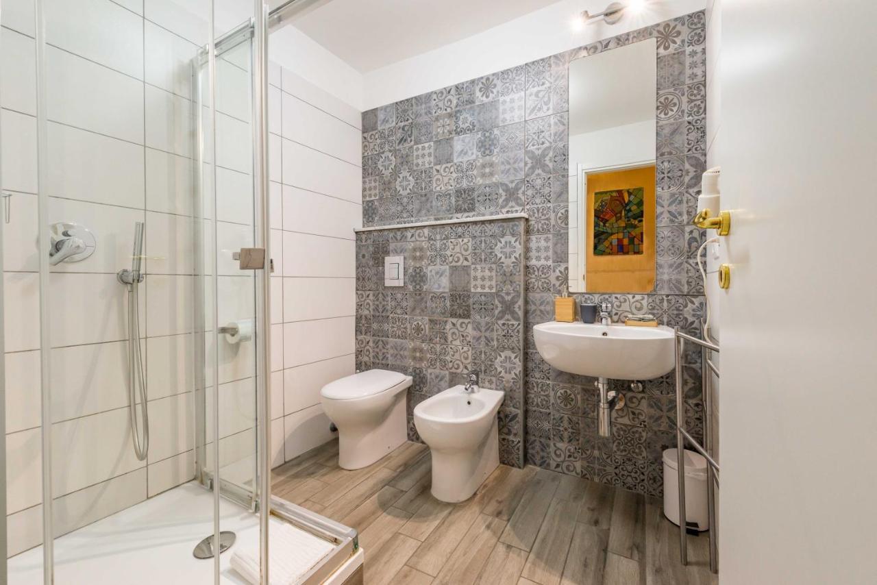 Un Attimo A Roma B&B Extérieur photo