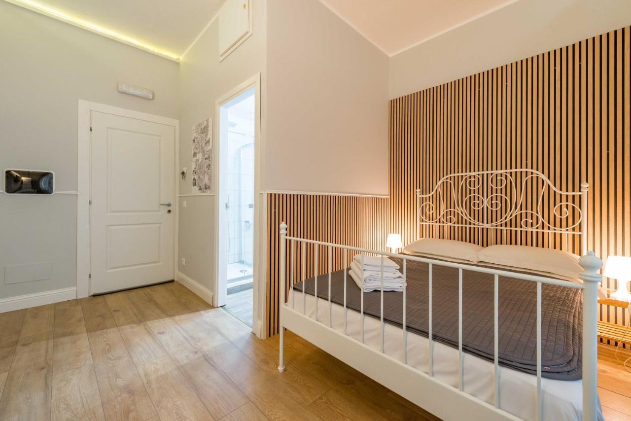 Un Attimo A Roma B&B Extérieur photo