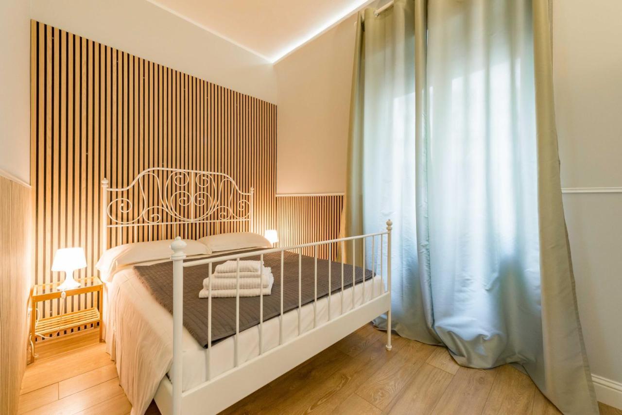 Un Attimo A Roma B&B Extérieur photo