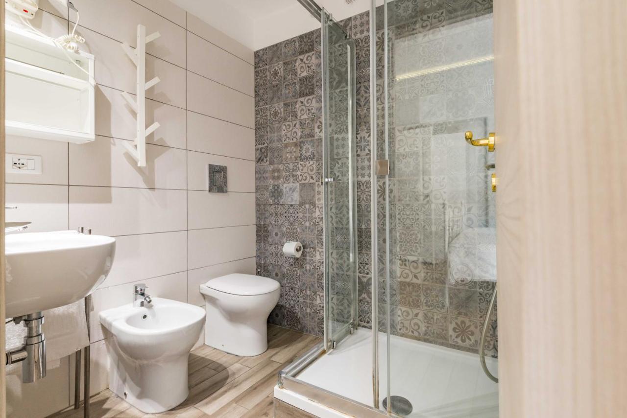 Un Attimo A Roma B&B Extérieur photo