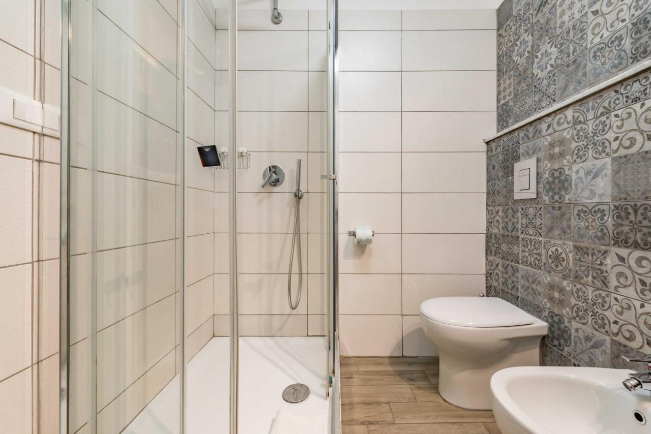 Un Attimo A Roma B&B Extérieur photo