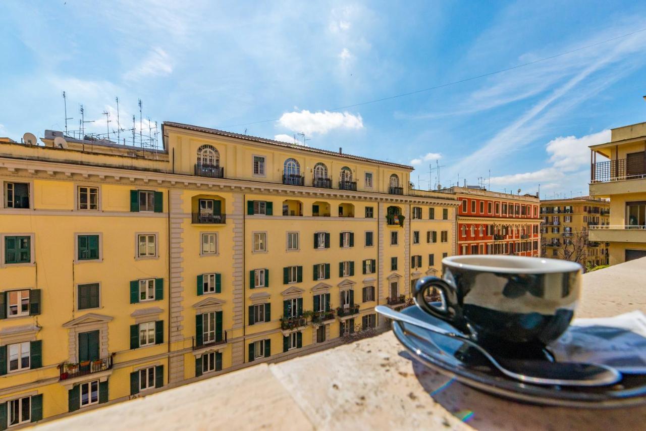 Un Attimo A Roma B&B Extérieur photo