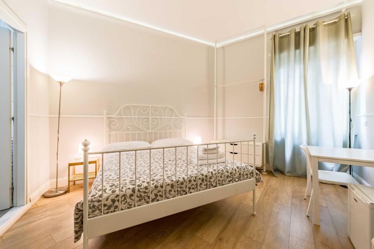Un Attimo A Roma B&B Extérieur photo