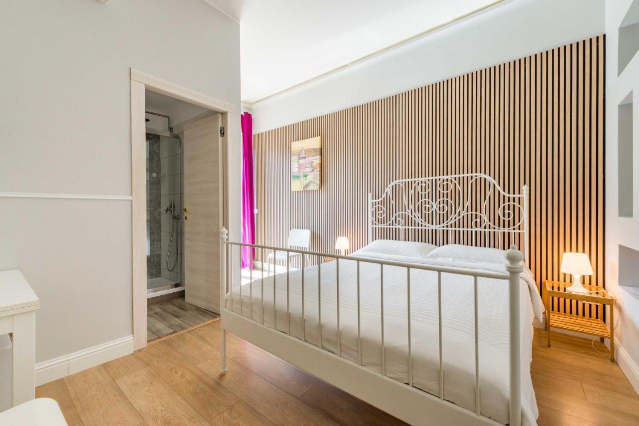 Un Attimo A Roma B&B Extérieur photo