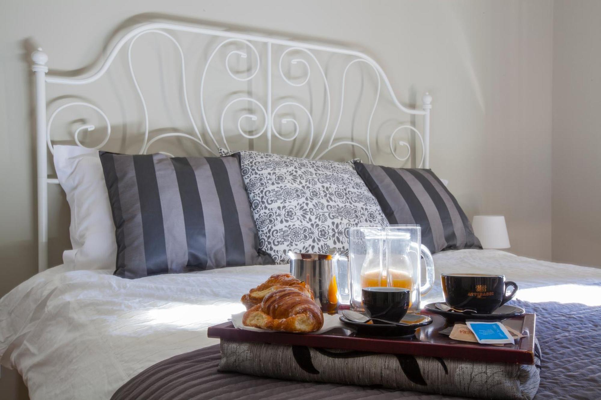Un Attimo A Roma B&B Extérieur photo